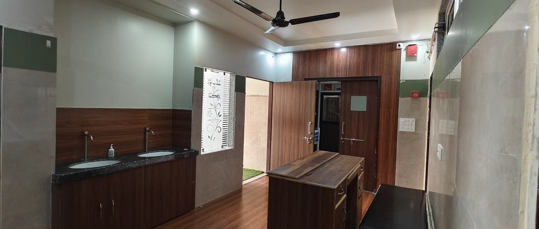Air-conditioned paediatric patient ward with oxygen supply